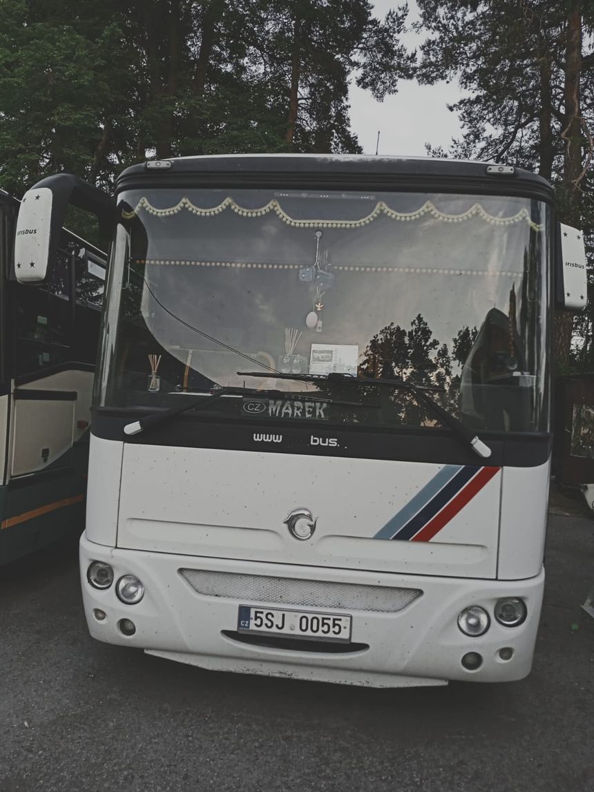 Autobus MK & BUSY — exteriér