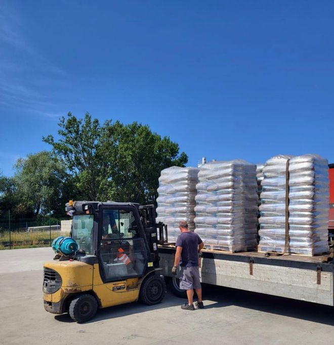 Nakládka pelet a briket