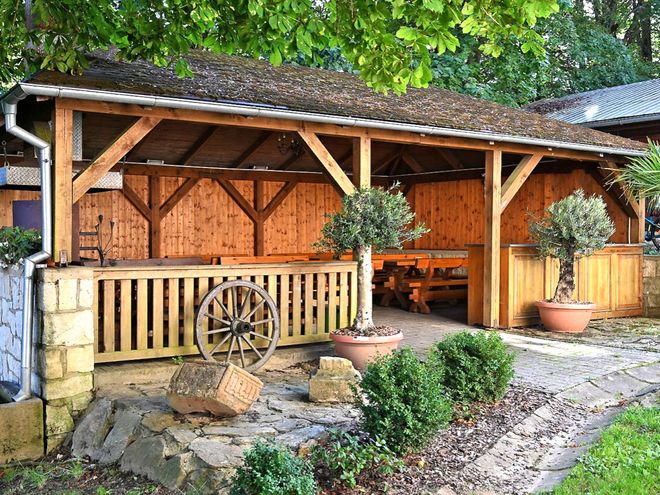 Malý altán s grilem