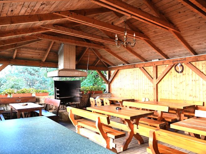 Malý altán s grilem