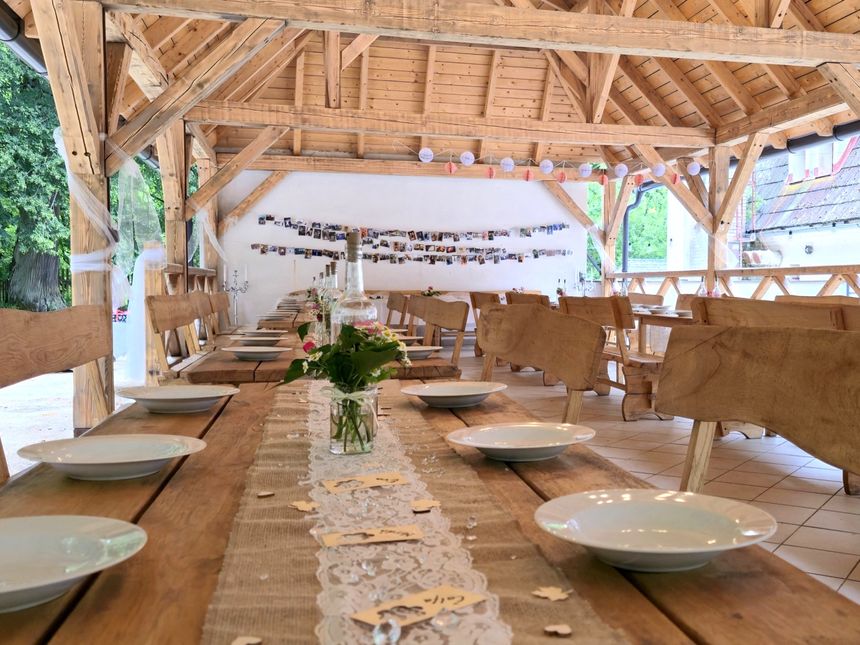 Velký dřevěný altán